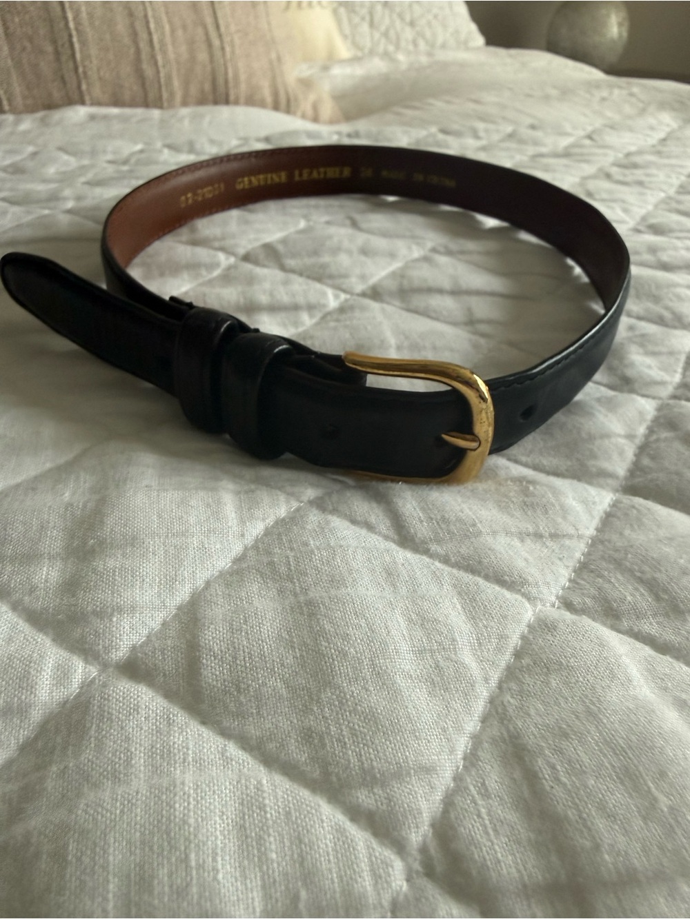 Size 24 women’s Classic Black genuine Leather Belt with brass Buckle